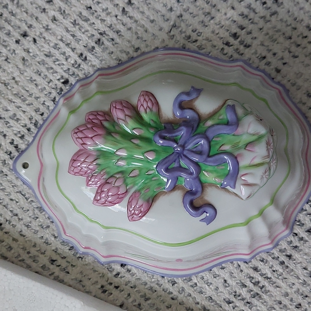 Vintage Le Cordon Bleu Asparagus by The Franklin Mint ceramic jello mold